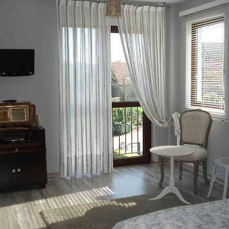 Guest house La Desmera Isla