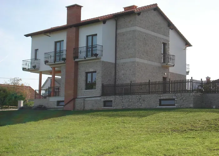 Konukevi La Desmera 4*