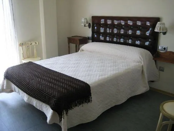 Guest house La Desmera Isla